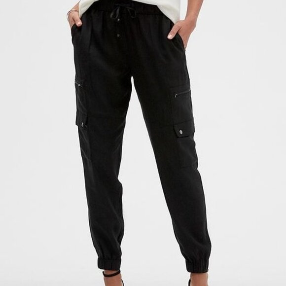 Banana Republic Tencel Jogger in Black - Picture 1 of 2